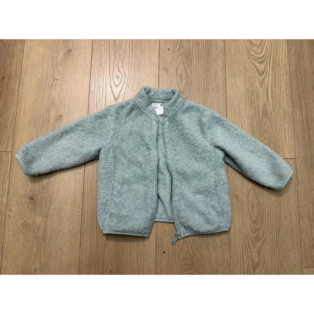 Uniqlo baby blue 18-24 mo fuzzy fleece zip up jacket
